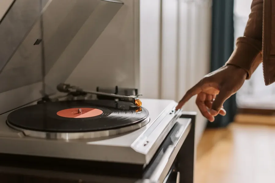 Vinyl and Vibes How Analog Sound Survived the Digital Age